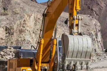 road-construction-in-himalayas-2026-01-05-05-31-19-utc